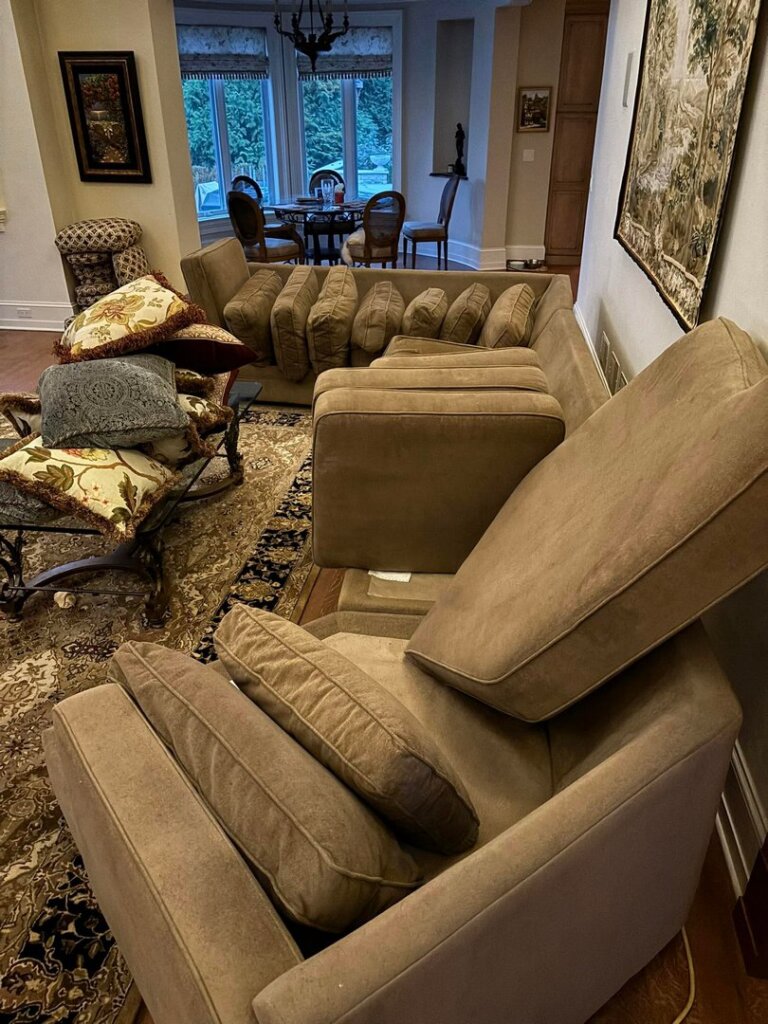 Expert upholstery cleaning service in Lakemoor, IL and nearby areas. Call today for a free quote!